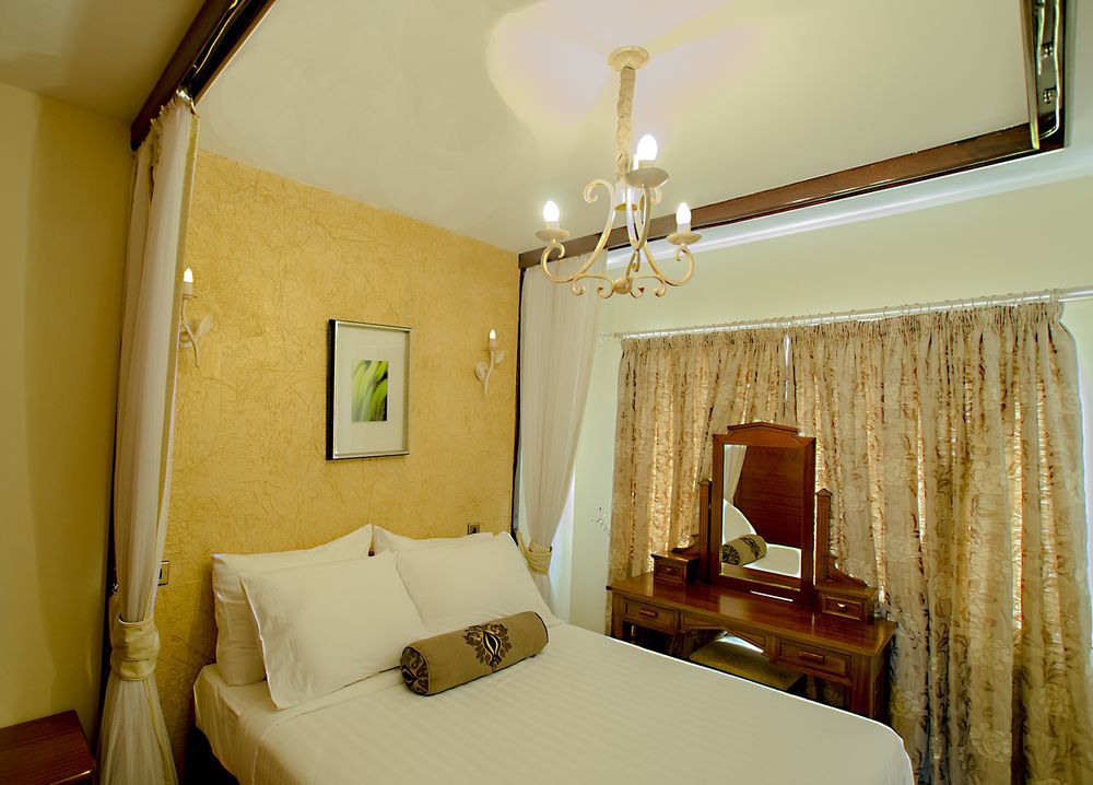 Mimosa Court Appart hôtel 3*