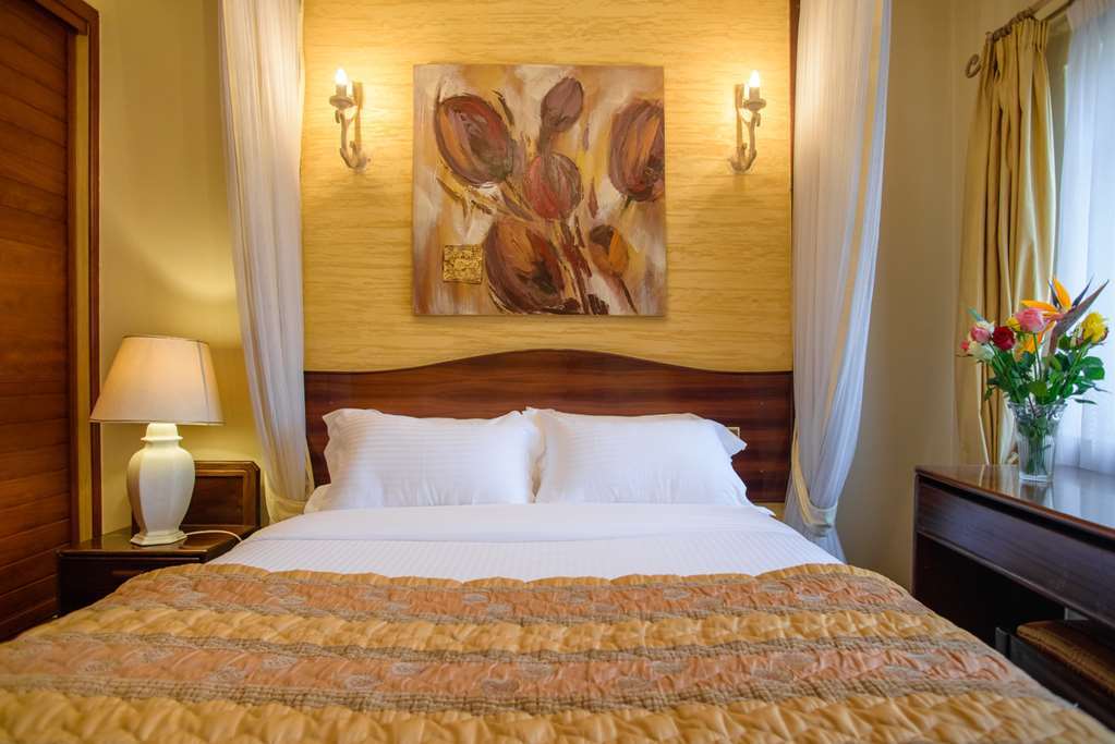 Mimosa Court Appart hôtel 3*